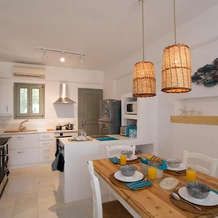 Chic Designed House With 2 Bedrooms In Paros Holiday home